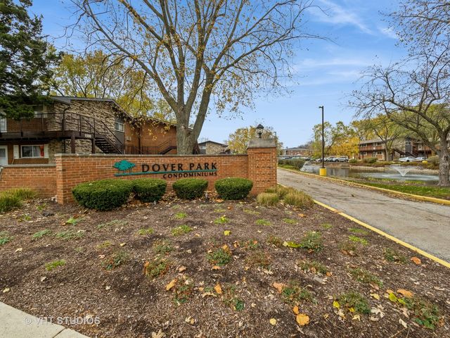 $149,000 | 1505 South Canford Cliffs Drive, Unit 2C | Mount Prospect