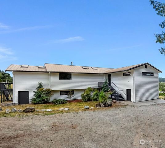 $869,900 | 777 Northeast Camano Drive | Camano