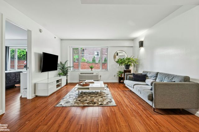 $698,800 | 65-06 Grand Central Parkway, Unit 1C | Forest Hills