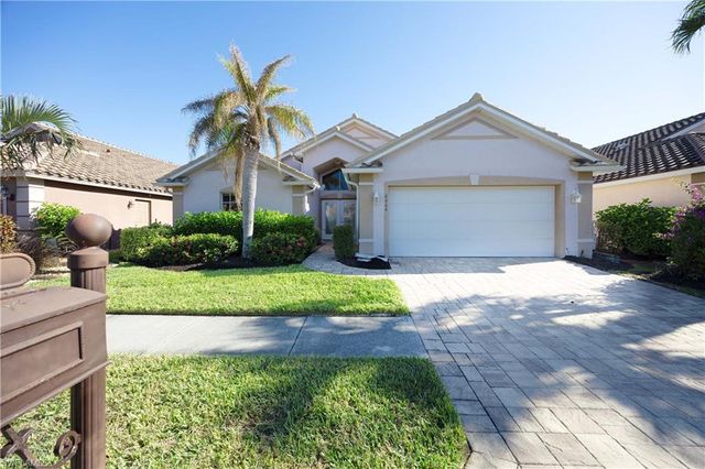 $645,000 | 8464 Indian Wells Way | Lely Resort