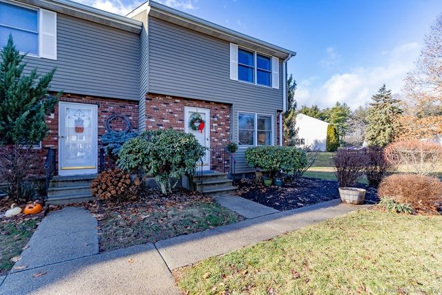 $345,900 | 7 St Marc Circle, Unit E | South Windsor