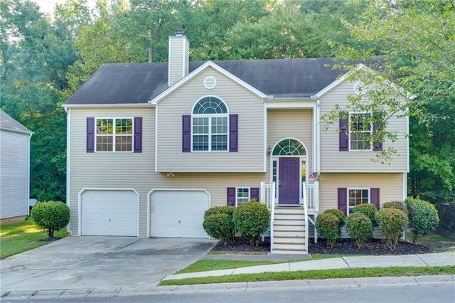 $299,900 | 5761 Newnan Circle | Austell