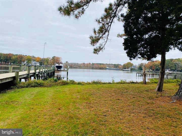 a view of a lake with houses