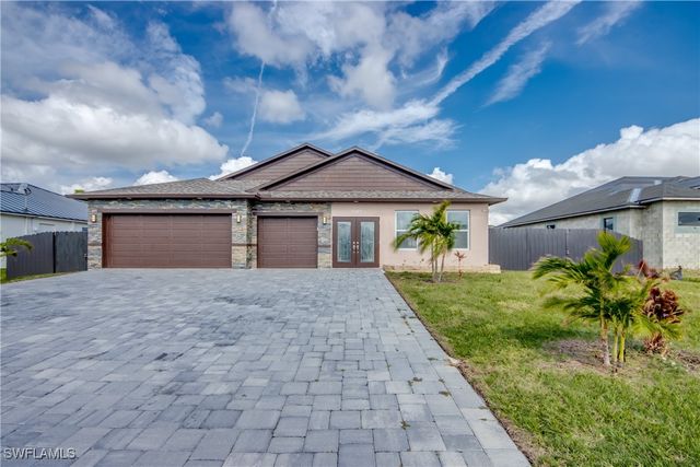 $660,000 | 3327 Northwest 1st Street | Cape Coral