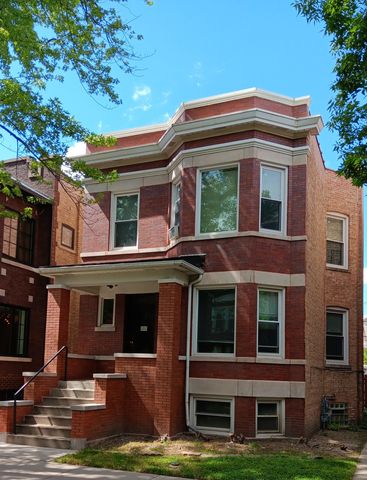 $649,900 | 3042 West Eastwood Avenue | Albany Park