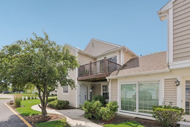 $299,000 | 481 Le Parc Circle, Unit 481 | Buffalo Grove