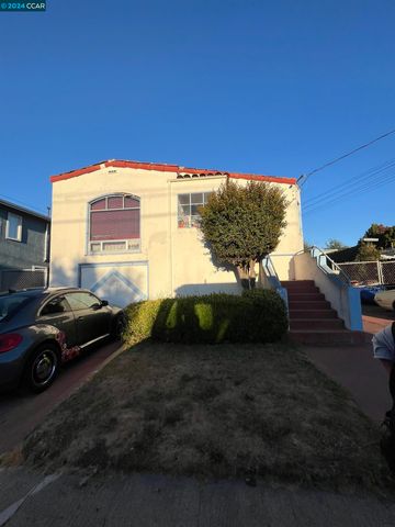 $825,000 | 3219 Idaho Street | Southwest Berkeley