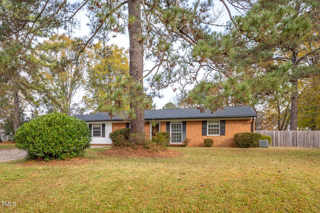 $266,500 | 3210 Courtney Lane | Longview Acres