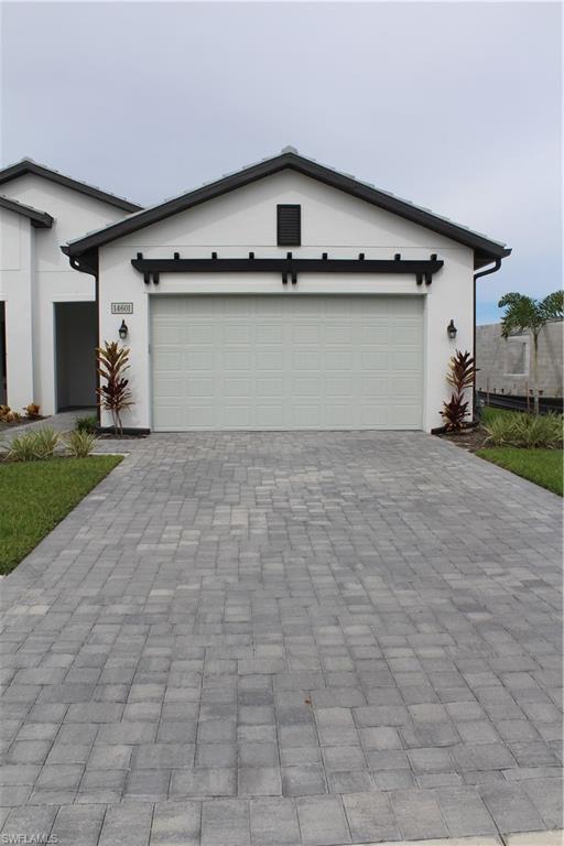 a view of a garage