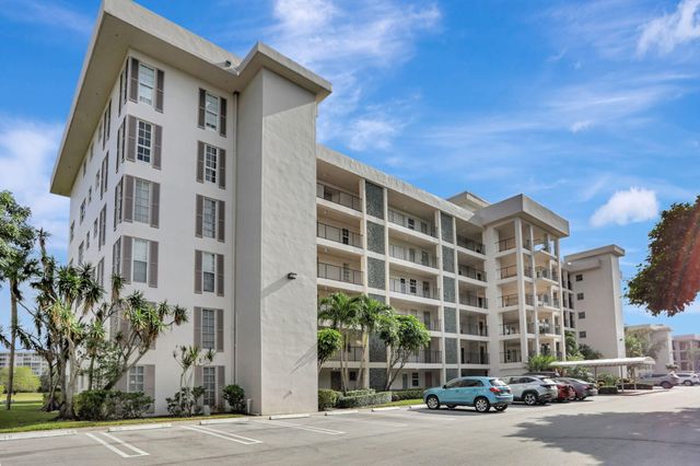 $265,000 | 2850 North Palm Aire Drive, Unit 605 | Palm Aire