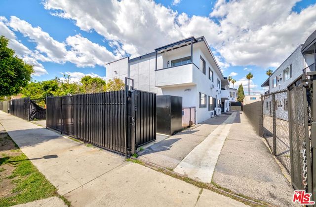 $1,600,000 | 14739 Delano Street | Van Nuys