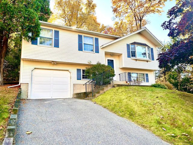 $279,950 | 12 Oxbow Drive | Torrington