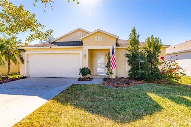 $350,000 | 1051 South 13th Square | Waterford Lakes