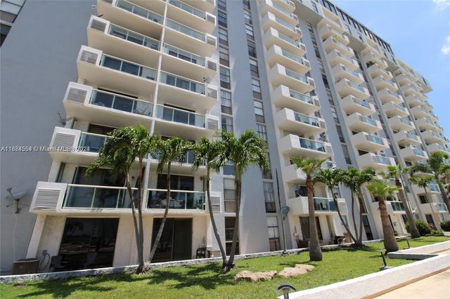 $1,650 | 13499 Biscayne Boulevard, Unit 404 | Sailboat Cay Condominiums