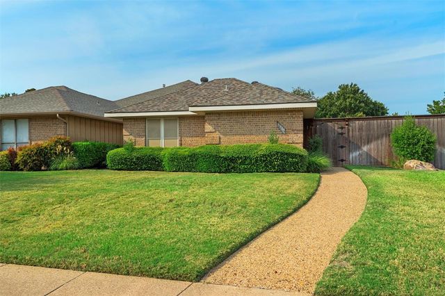 $355,000 | 3909 Irvine Drive | River Bend