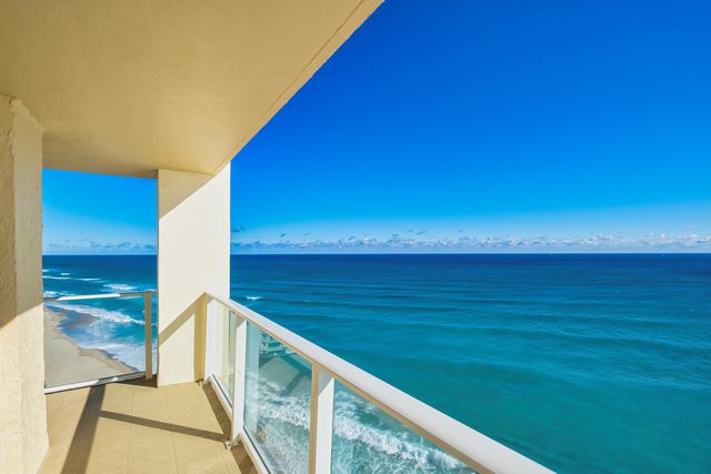 $815,000 | 5440 North Ocean Drive, Unit 1206 | Singer Island