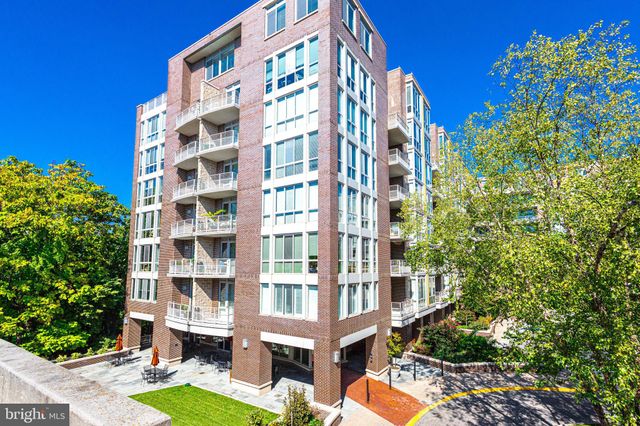 $799,000 | 513 West Broad Street, Unit 503 | Falls Church