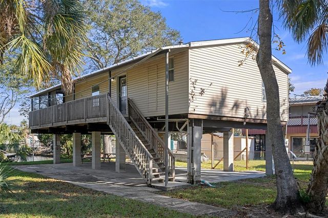 $399,900 | 6181 Island Drive | Weeki Wachee Gardens