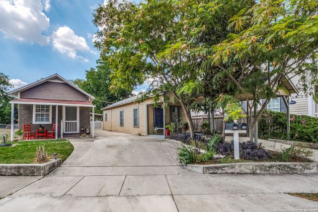 $480,000 | 528 Leigh Street | Lavaca