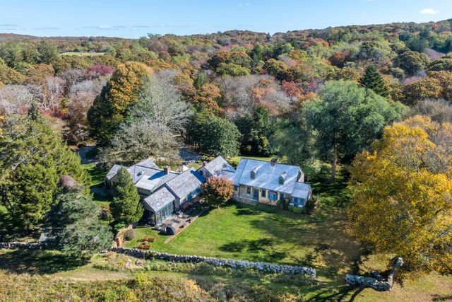 $8,995,000 | 85 North Reservoir Road | Martha's Vineyard