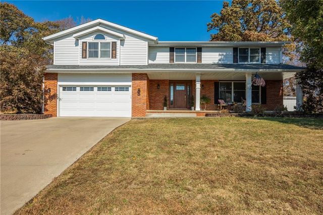 $499,000 | 1025 Cardinal Drive | Effingham