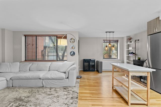 $1,290,000 | 445 West 19th Street, Unit 1F | Chelsea