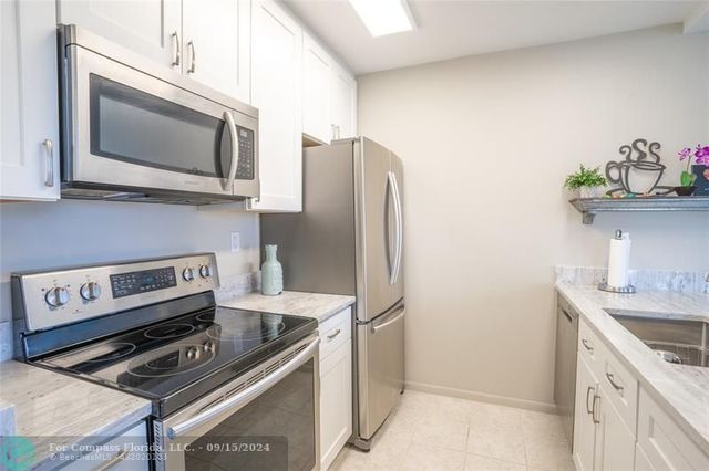 $2,200 | 250 Northeast 20th Street, Unit 419 | Winfield Park