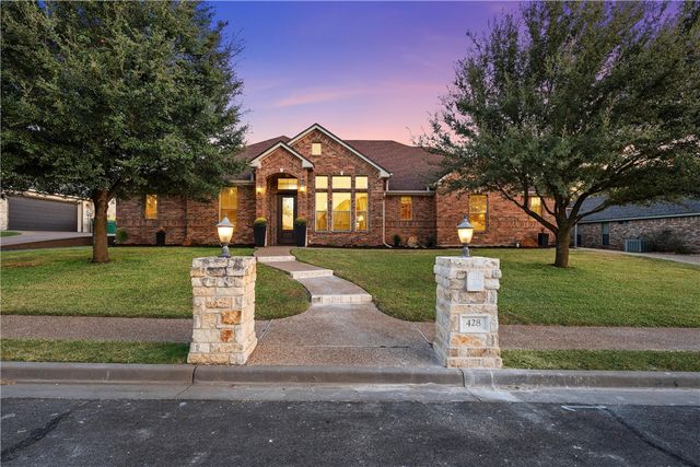 $529,900 | 428 North Cedar Ridge Circle | Robinson