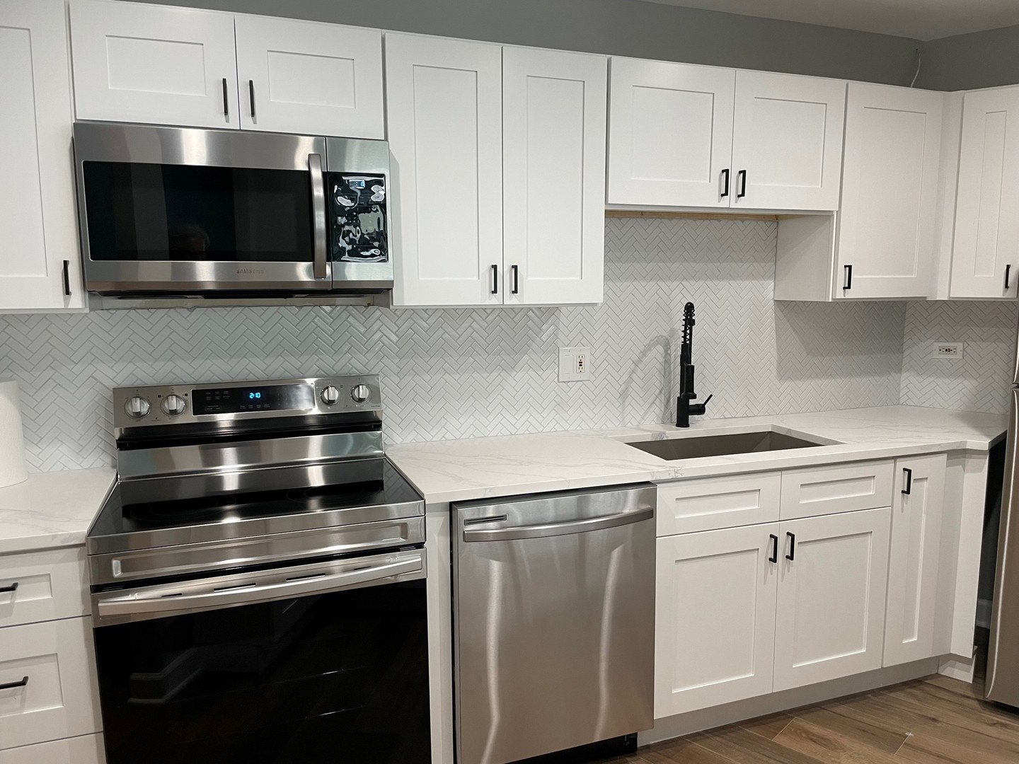 Stainless Steel Kitchen Back-Splash