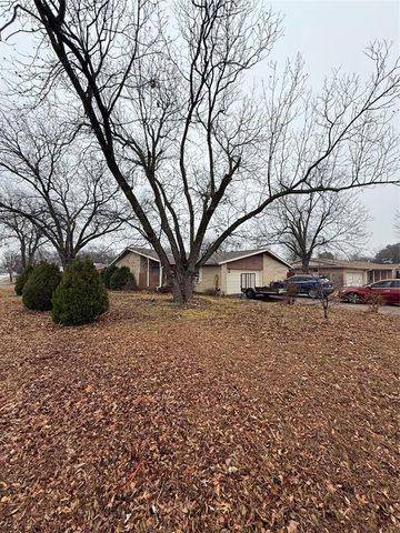 $220,000 | 2000 East Park Row Drive | Northeast Central Arlington