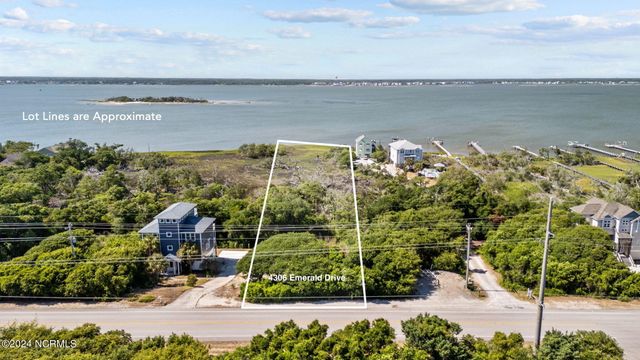 $880,000 | 4306 Emerald Drive | Emerald Isle