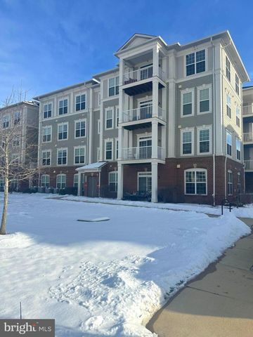 $2,750 | 3750 Clara Downey Avenue, Unit 27 | Norbeck Crossing