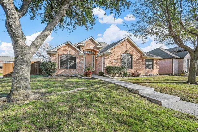 $514,900 | 1548 Bastrop Drive | Indian Creek