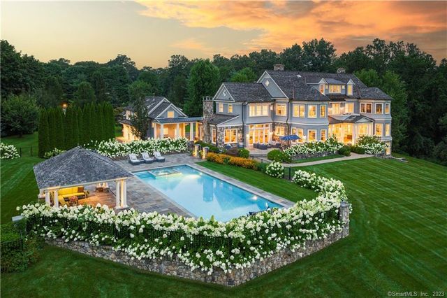 New canaan homes