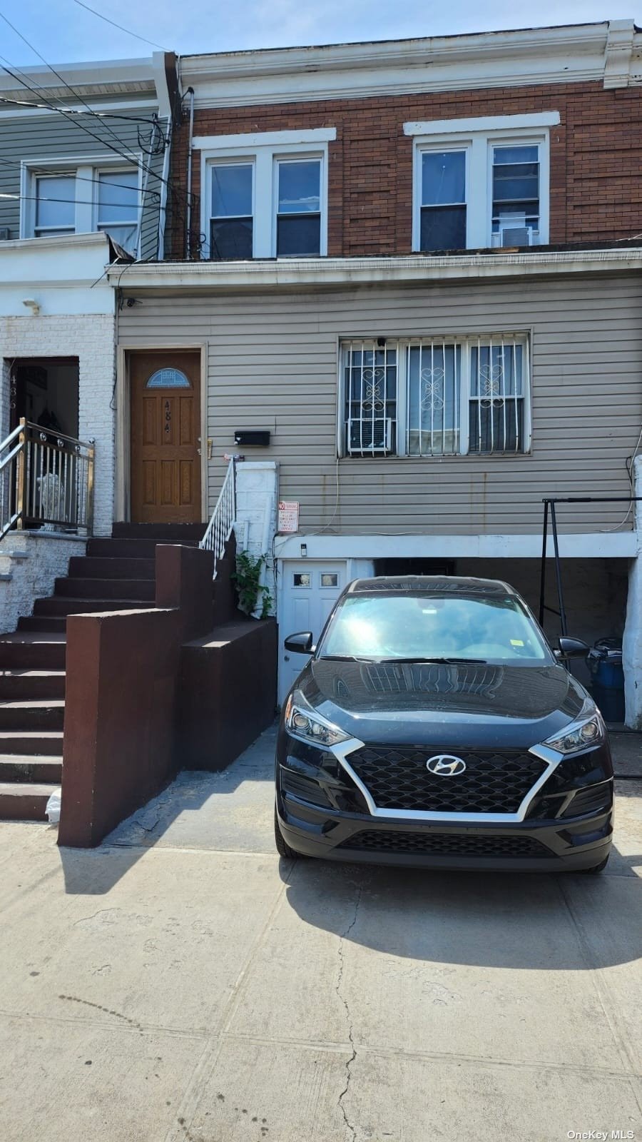 a car parked in front of a building