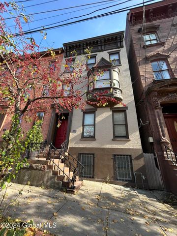 $1,700 | 15 Ten Broeck Street, Unit 2 | Ten Broeck Triangle