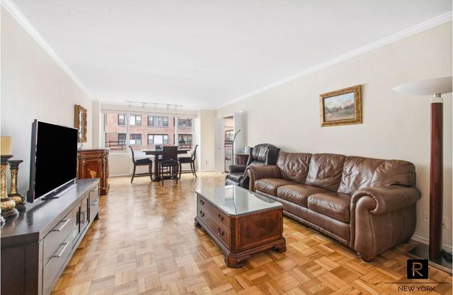 $1,157,000 | 340 East 64th Street, Unit 5P | Lenox Hill