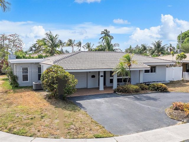 $740,000 | 300 Southeast 1st Avenue | Garden Isles