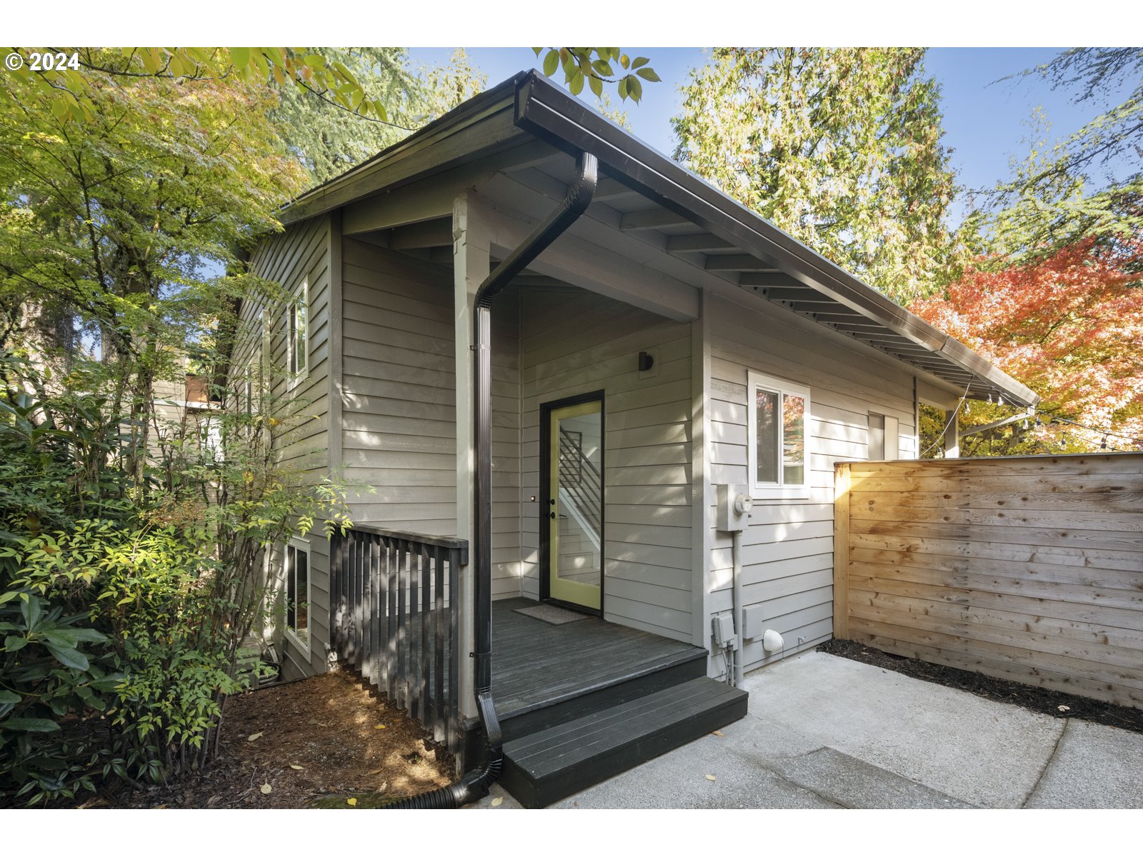 a view of house with a outdoor space