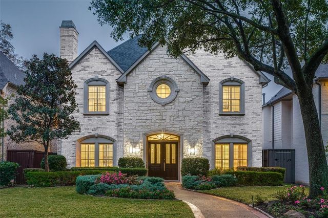 $2,675,000 | 2933 Fondren Drive | Park Cities