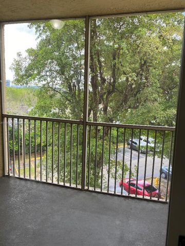 $2,150 | 8363 Lake Drive, Unit 402 | Doral