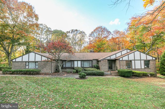 $549,500 | 1600 Clover Drive