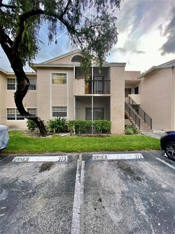 $2,100 | 640 Cypress Club Way, Unit E12 | Crystal Lake