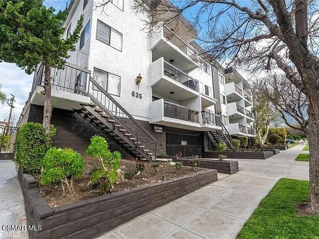 $699,950 | 635 East Elmwood Avenue, Unit 103 | Hillside District