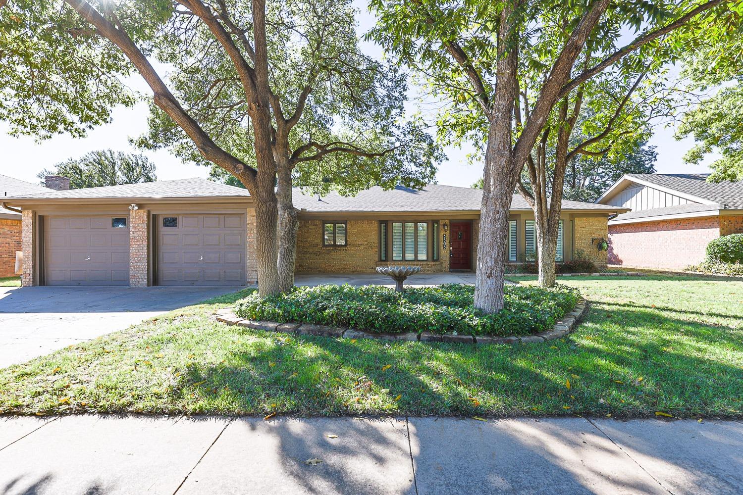 Beautiful Curb Appeal!