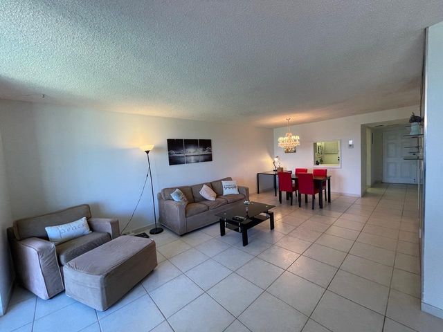 $240,000 | 250 Northwest 67th Street, Unit 320 | Boca Teeca