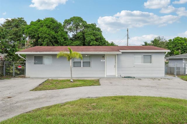 $419,000 | 5637 South 37th Court | Greenacres