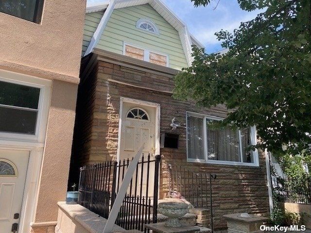 $879,000 | 88-05 91st Avenue | Woodhaven