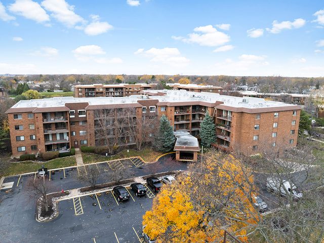 $299,900 | 51 Old Oak Drive, Unit 200 | Buffalo Grove