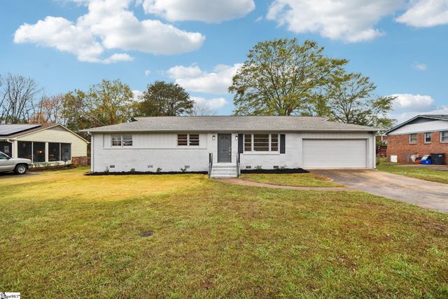 $330,000 | 404 Berea Forest Circle | Berea